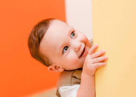 婴儿的日常生活:爱与呵护的温馨画卷